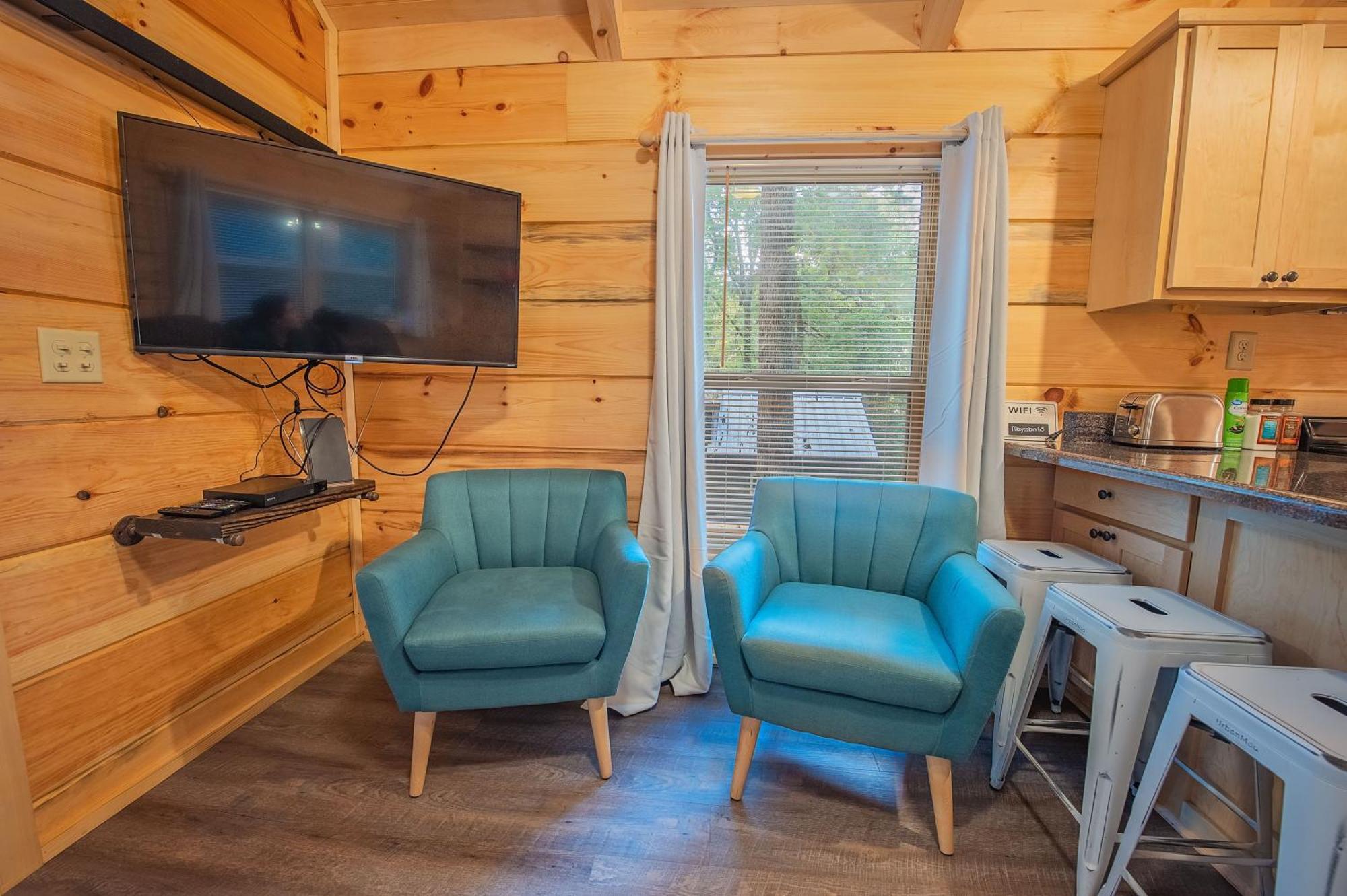 Tiny Cabin Village Private Hot Tub Lynda Cabin ชัททานูกา ภายนอก รูปภาพ
