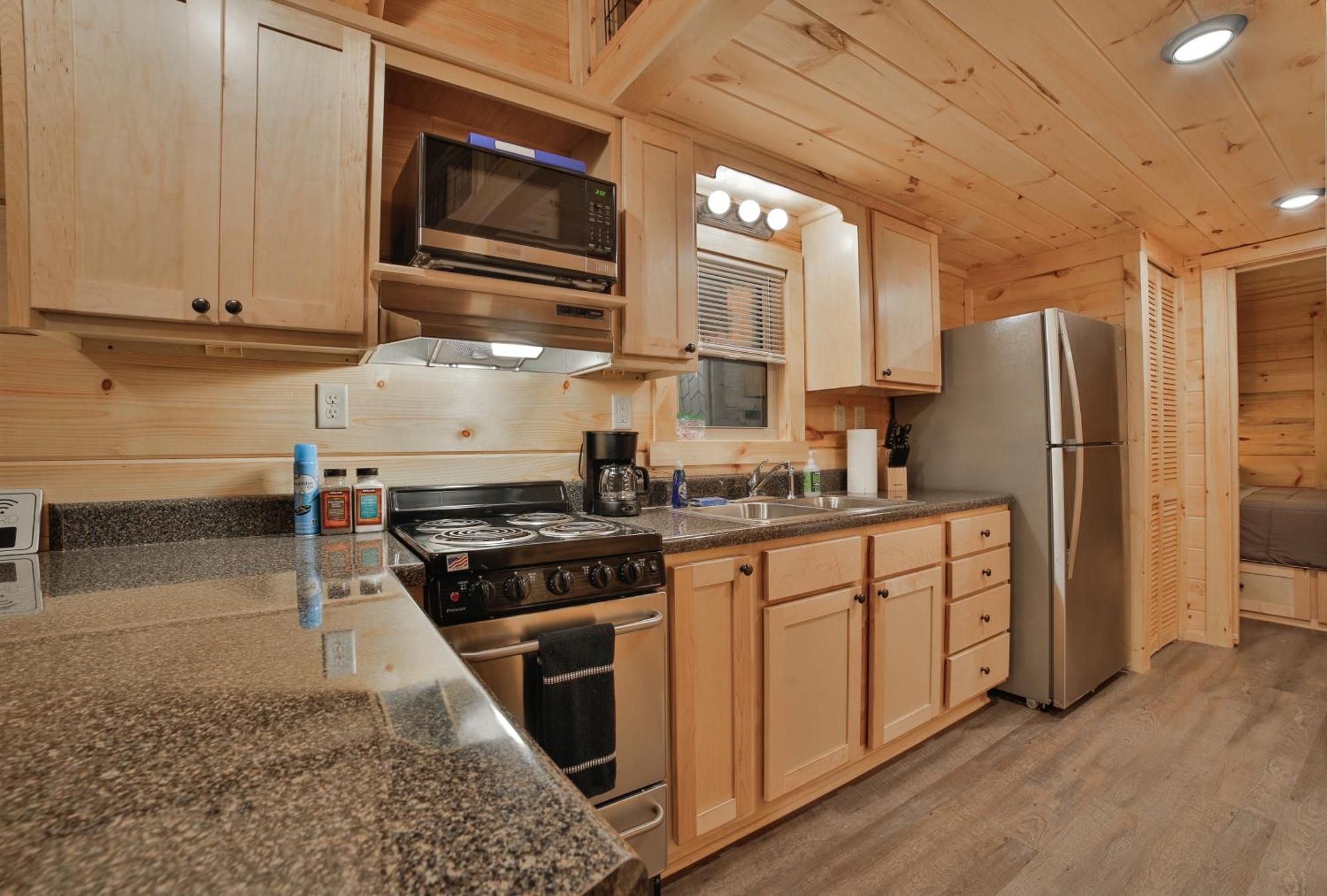 Tiny Cabin Village Private Hot Tub Lynda Cabin ชัททานูกา ภายนอก รูปภาพ
